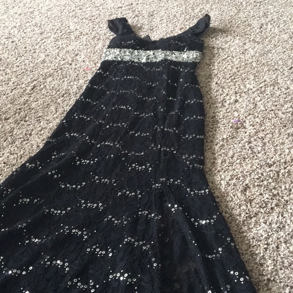 Gorgeous beaded black party/prom dress - Picture 3 of 7